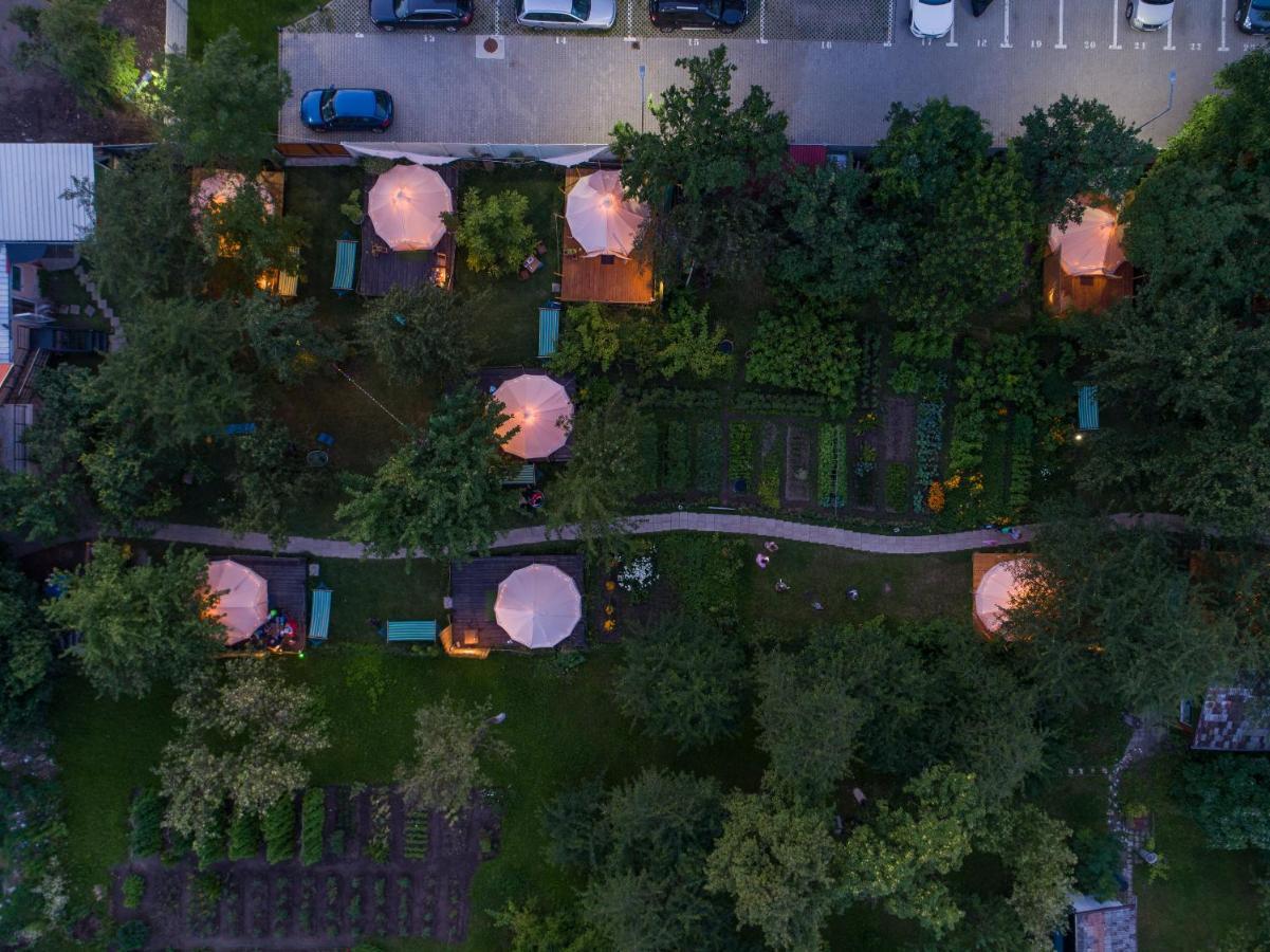 Dragonfly Gardens - The Wagons Hotel Brașov Exterior foto